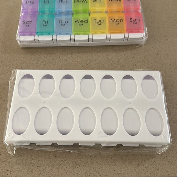 Pill Box - Picture 4 of 5